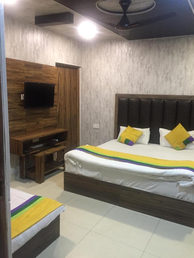 Fabhotel Dm Residency Amritsar Exterior photo